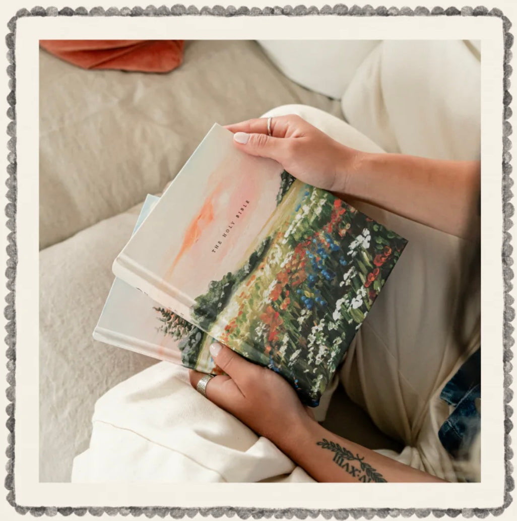 Hosanna Bibles, Notebooks, & Calendars