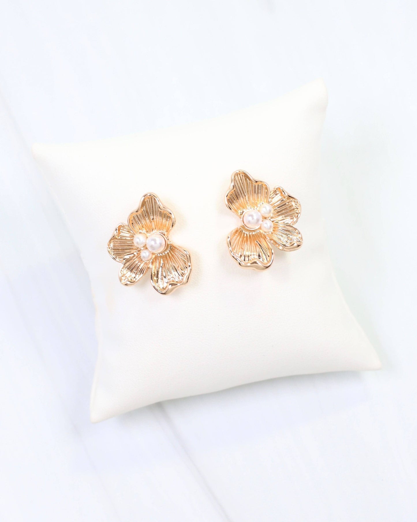 Alice Pearl Embellished Flower Earring