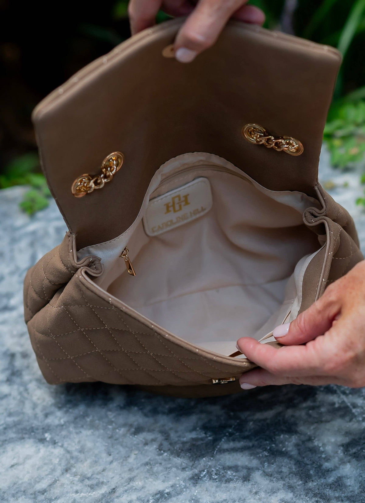 Leigh Quilted Crossbody in Latte