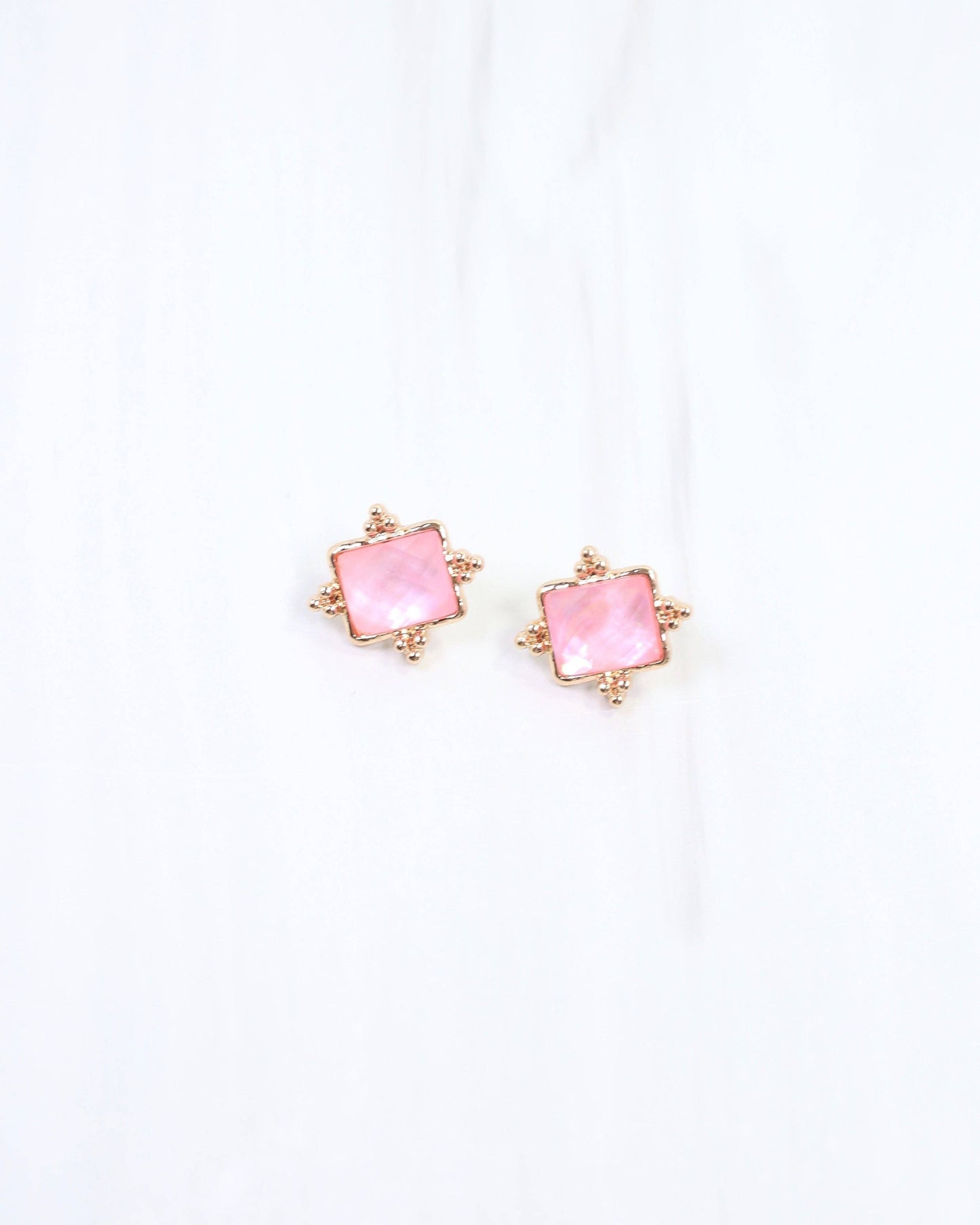 Kerang Square Facited Stud Earring